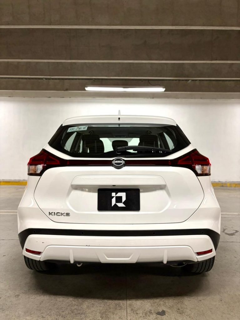 NISSAN Kicks Advance 2024