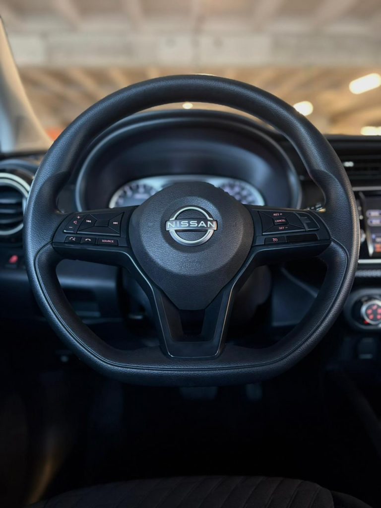 NISSAN Kicks Advance 2024