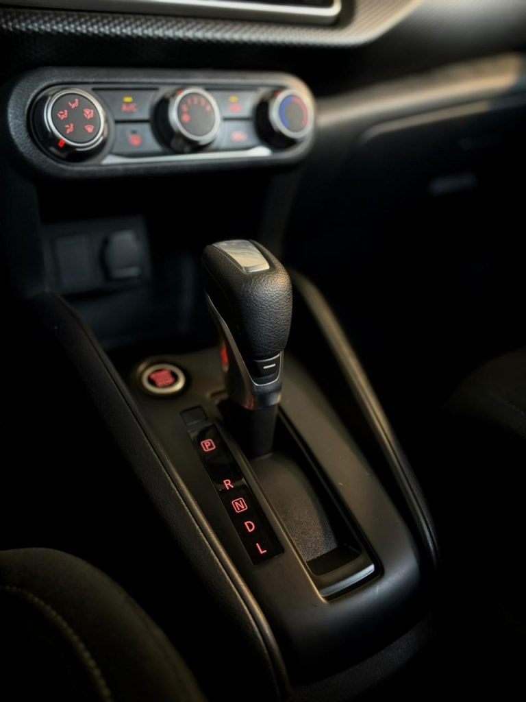 NISSAN Kicks Advance 2024