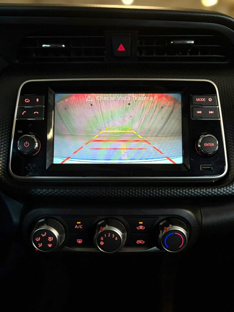 NISSAN Kicks Advance 2024