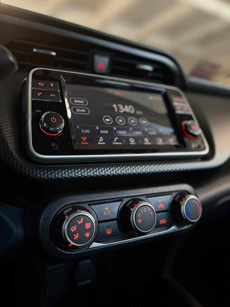 NISSAN Kicks Advance 2024