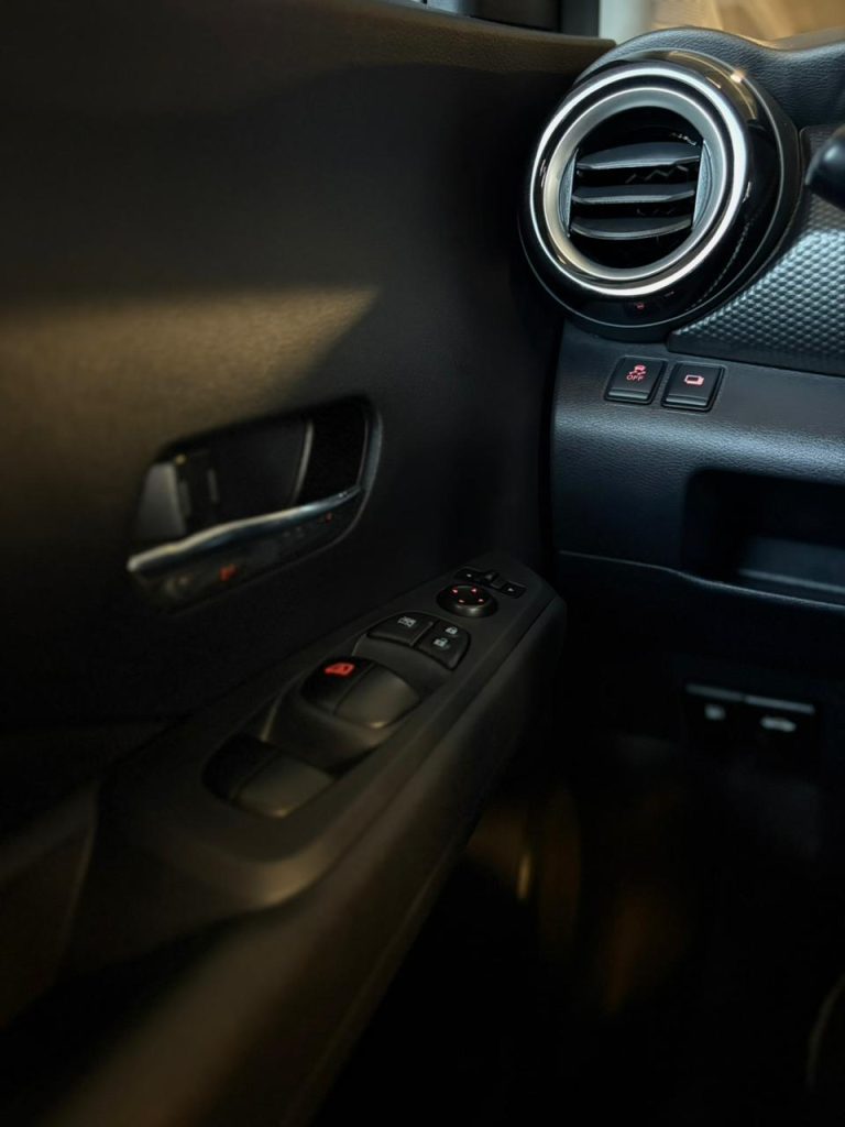 NISSAN Kicks Advance 2024