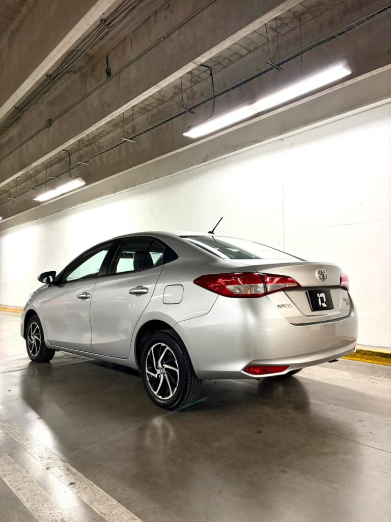 Toyota Yaris S Sedan 2022