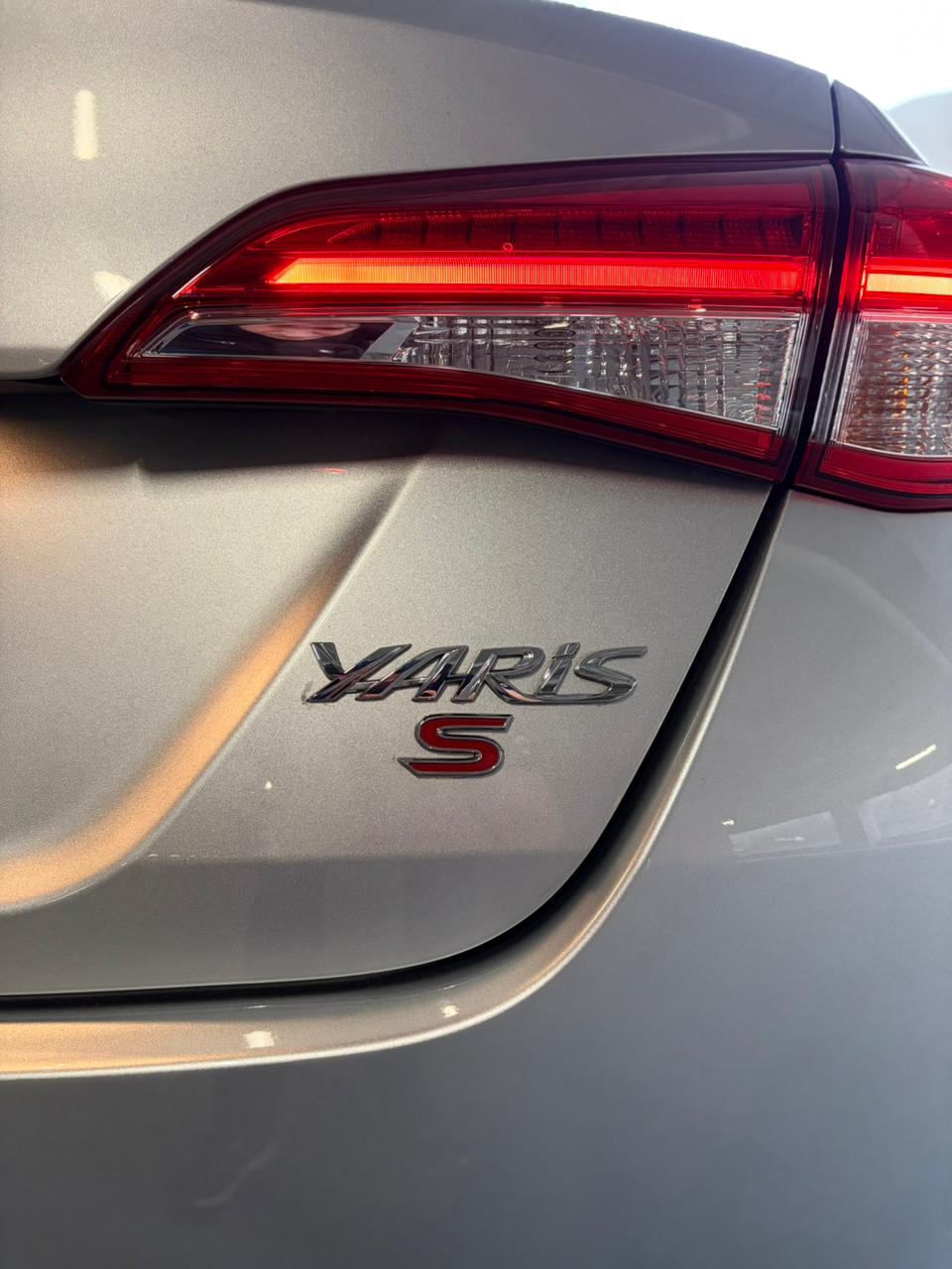 Toyota Yaris S Sedan 2022