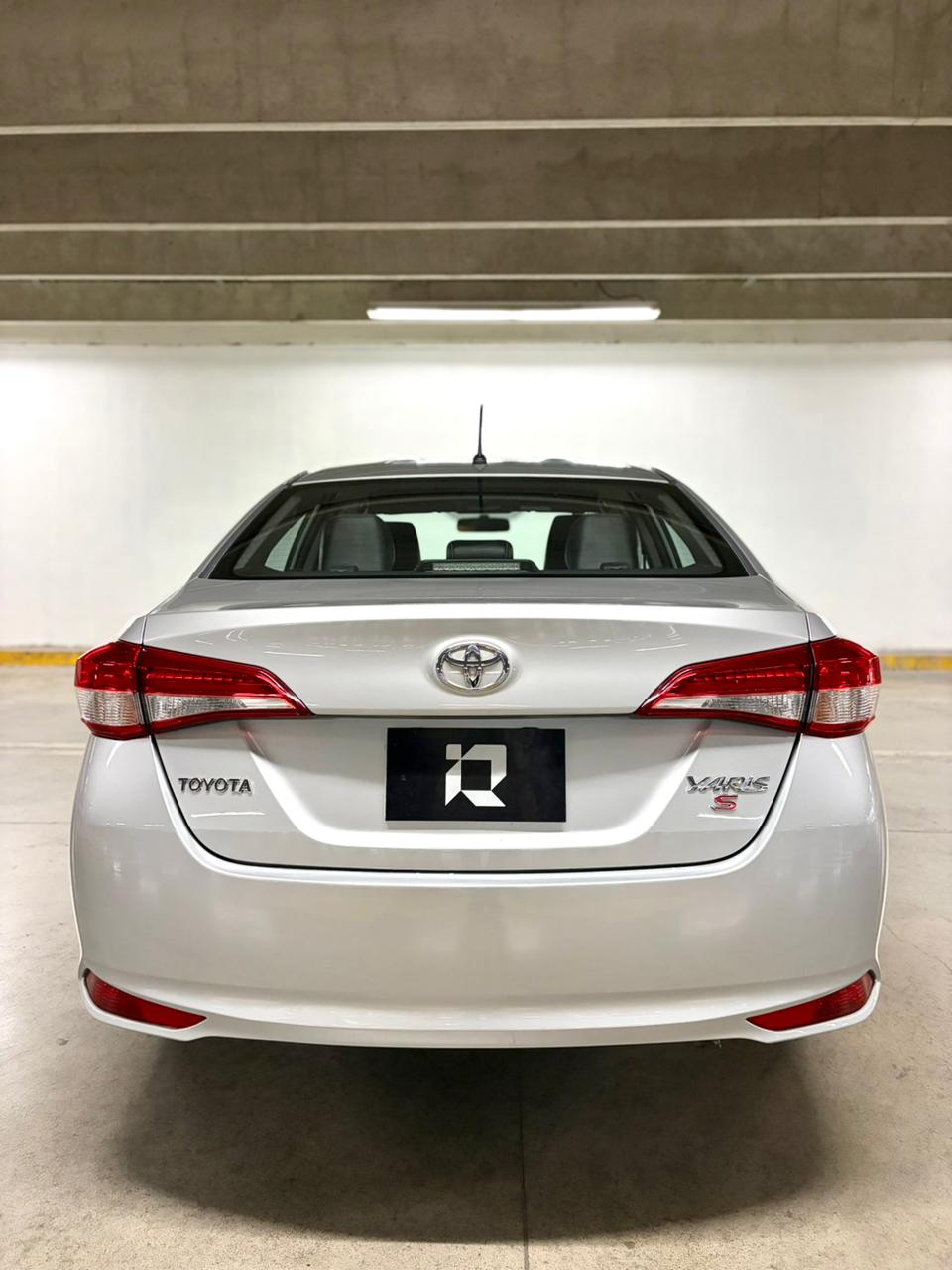 Toyota Yaris S Sedan 2022
